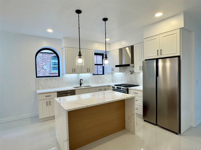 5012 194th Street, Fresh Meadows, NY 11365