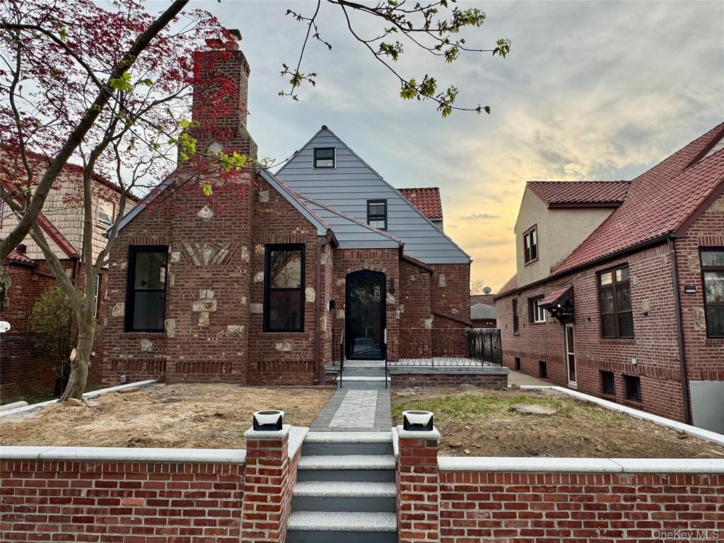 5012 194th Street, Fresh Meadows, NY 11365