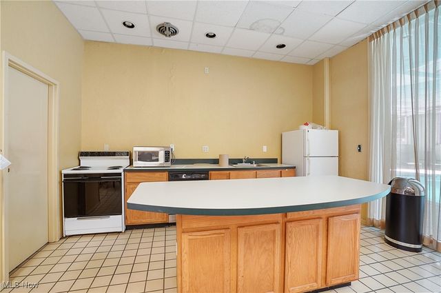 10301 Lake Avenue 703, Cleveland, OH 44102