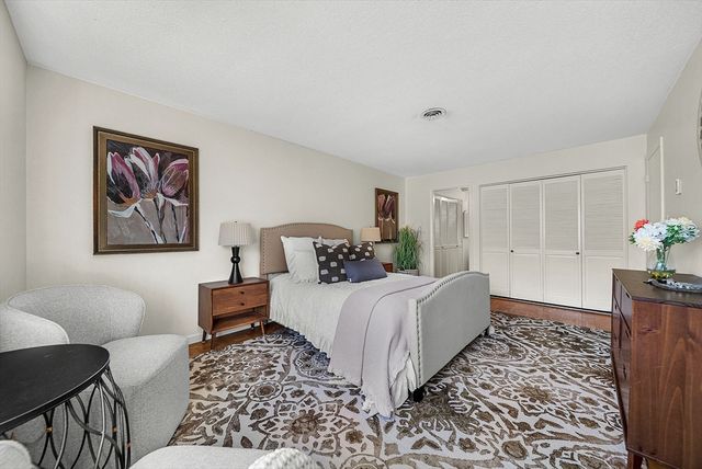 1210 Greendale Avenue 338, Needham, MA 02492