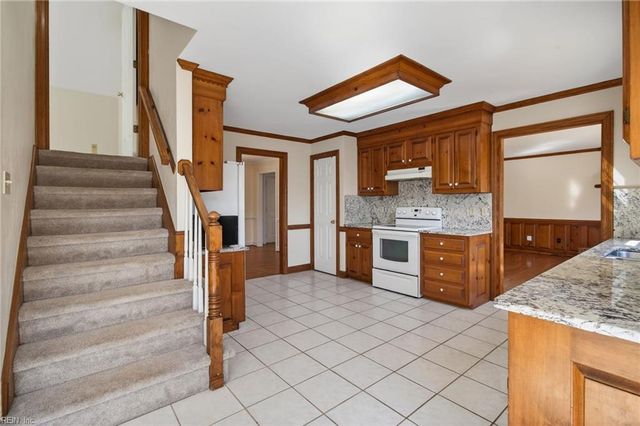 730 Beckley LN, Chesapeake, VA 23322