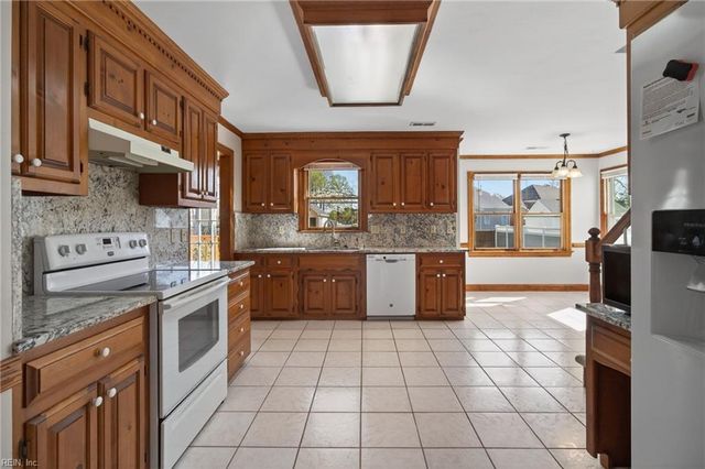 730 Beckley LN, Chesapeake, VA 23322