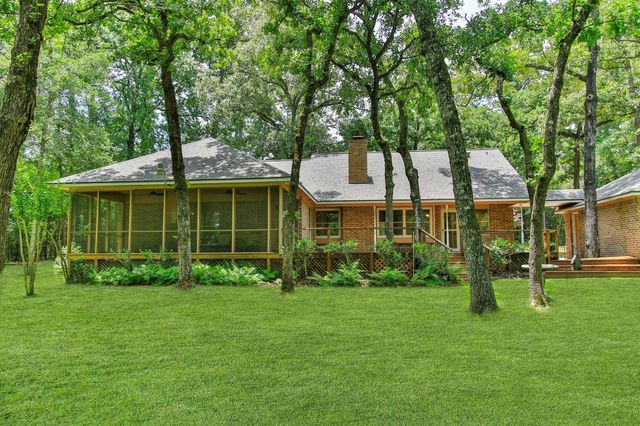 18639 Mink Lake Dr, Magnolia, TX 77355