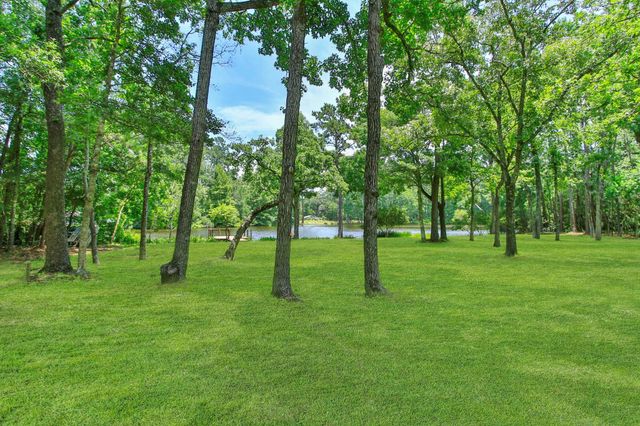 18639 Mink Lake Dr, Magnolia, TX 77355