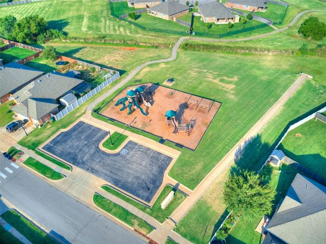 2932 NW 184th Street, Edmond, OK 73012