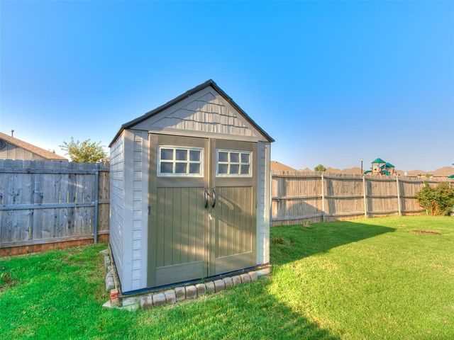 2932 NW 184th Street, Edmond, OK 73012