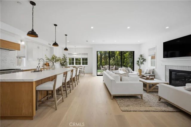 858 Fiske, Pacific Palisades, CA 90272