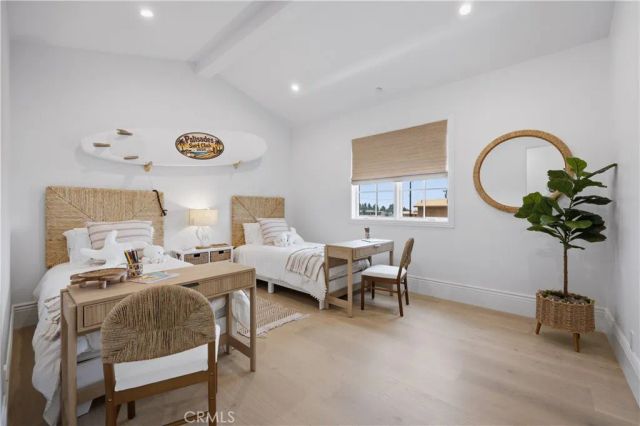 858 Fiske, Pacific Palisades, CA 90272
