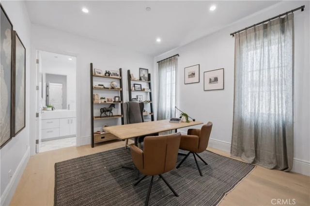 858 Fiske, Pacific Palisades, CA 90272