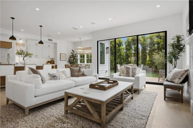 858 Fiske, Pacific Palisades, CA 90272