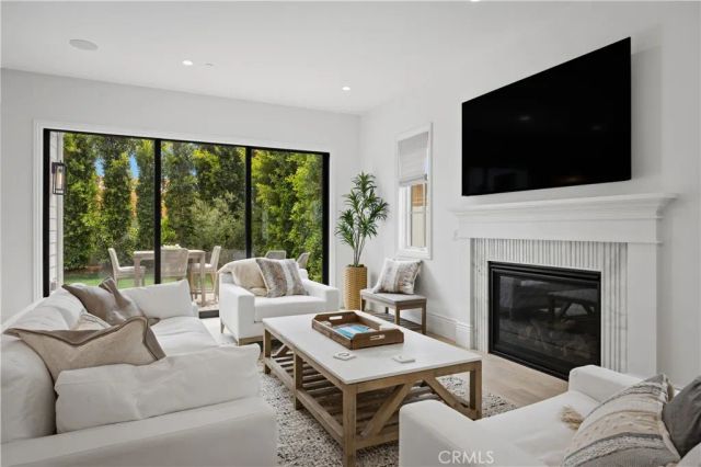 858 Fiske, Pacific Palisades, CA 90272