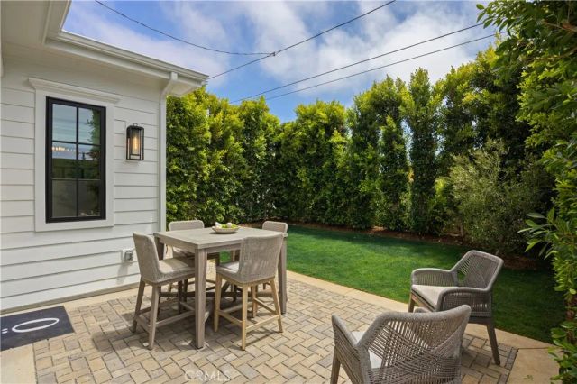 858 Fiske, Pacific Palisades, CA 90272