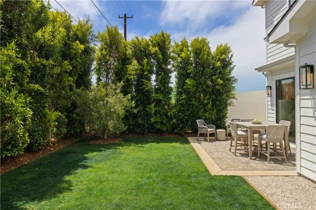 858 Fiske, Pacific Palisades, CA 90272