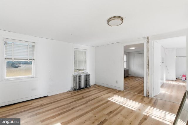19 THATCHER RD, Frenchtown, NJ 08825