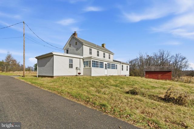 19 THATCHER RD, Frenchtown, NJ 08825