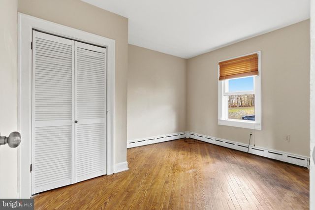 19 THATCHER RD, Frenchtown, NJ 08825