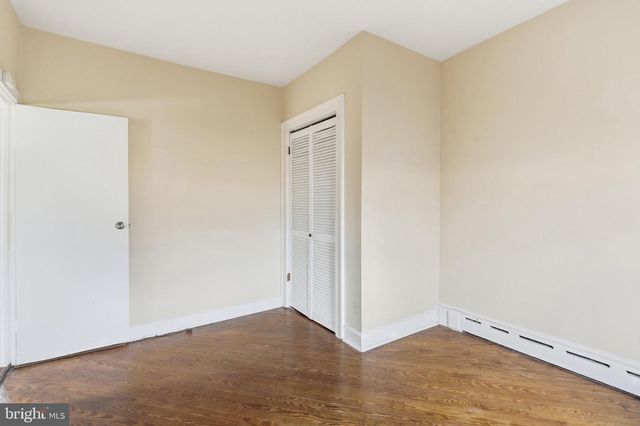 19 THATCHER RD, Frenchtown, NJ 08825