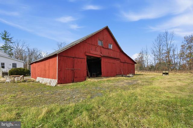 19 THATCHER RD, Frenchtown, NJ 08825