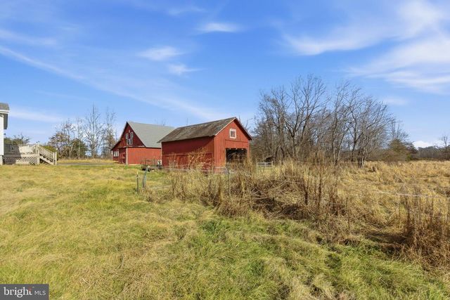 19 THATCHER RD, Frenchtown, NJ 08825