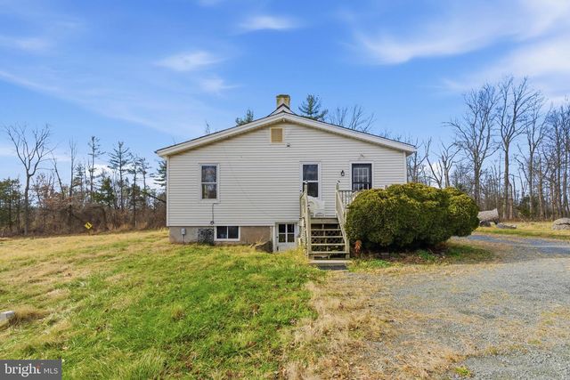 19 THATCHER RD, Frenchtown, NJ 08825
