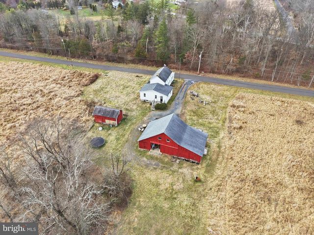 19 THATCHER RD, Frenchtown, NJ 08825