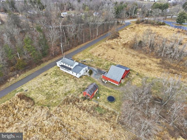 19 THATCHER RD, Frenchtown, NJ 08825