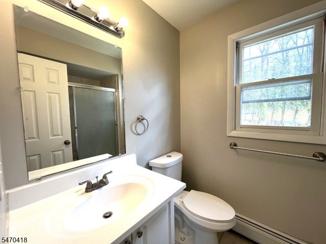 25 Kynor Ave, Hopatcong Boro, NJ 07874