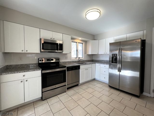 25 Kynor Ave, Hopatcong Boro, NJ 07874