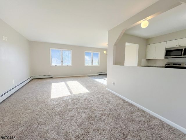 25 Kynor Ave, Hopatcong Boro, NJ 07874