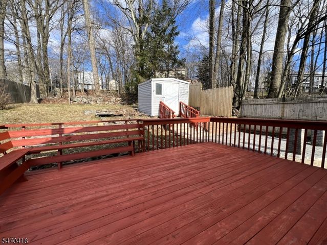 25 Kynor Ave, Hopatcong Boro, NJ 07874