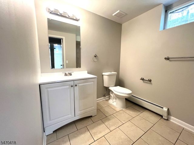 25 Kynor Ave, Hopatcong Boro, NJ 07874