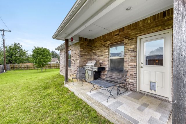 1604 Belle Plain Drive, Cleburne, TX 76033