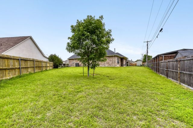 1604 Belle Plain Drive, Cleburne, TX 76033