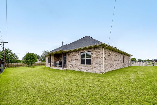 1604 Belle Plain Drive, Cleburne, TX 76033