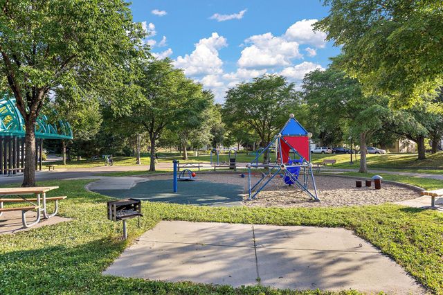 3010 James Avenue N, Minneapolis, MN 55411
