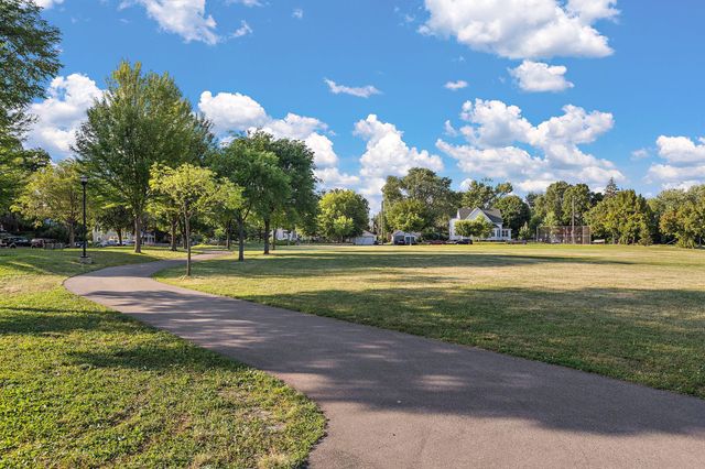 3010 James Avenue N, Minneapolis, MN 55411