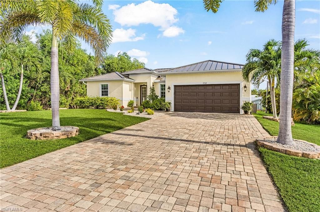 3742 Tangelo DR, ST. JAMES CITY, FL 33956 — photo 3