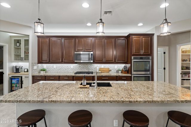 17569 W SUMMIT Drive, Goodyear, AZ 85338