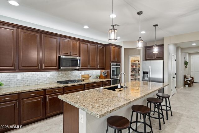 17569 W SUMMIT Drive, Goodyear, AZ 85338
