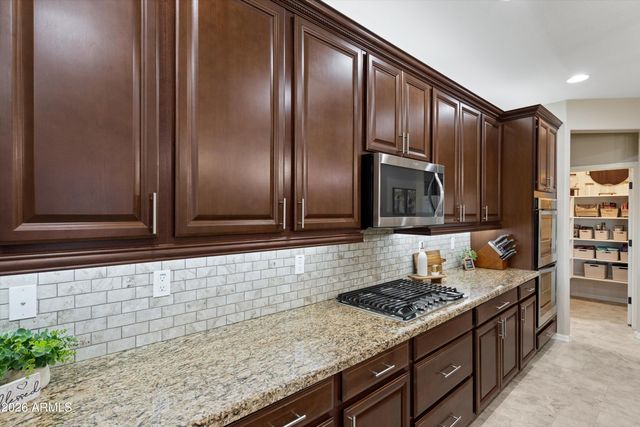 17569 W SUMMIT Drive, Goodyear, AZ 85338