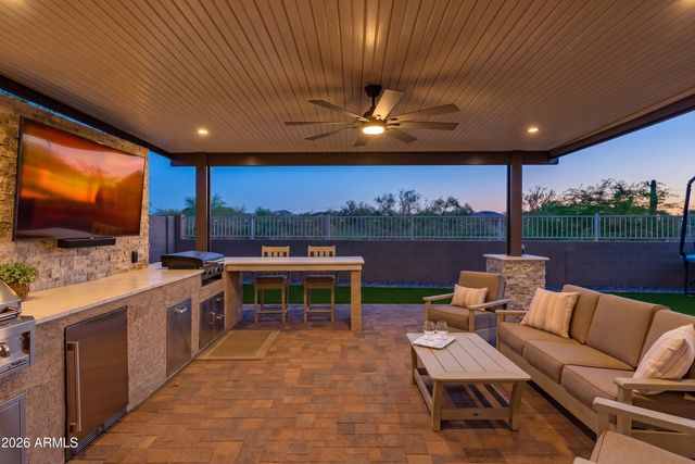 17569 W SUMMIT Drive, Goodyear, AZ 85338