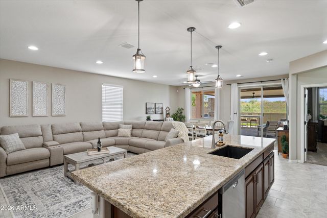 17569 W SUMMIT Drive, Goodyear, AZ 85338