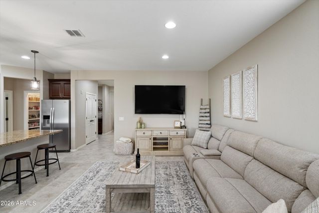 17569 W SUMMIT Drive, Goodyear, AZ 85338