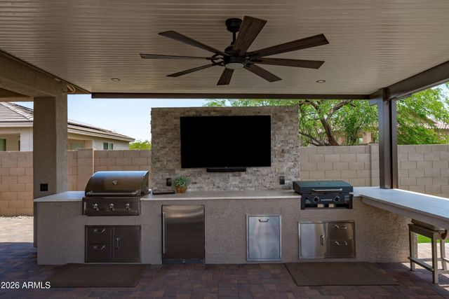 17569 W SUMMIT Drive, Goodyear, AZ 85338