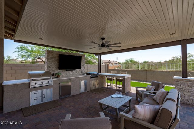 17569 W SUMMIT Drive, Goodyear, AZ 85338