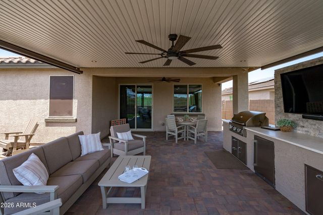 17569 W SUMMIT Drive, Goodyear, AZ 85338