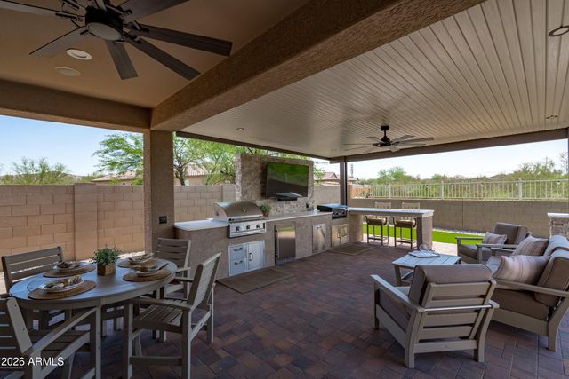 17569 W SUMMIT Drive, Goodyear, AZ 85338