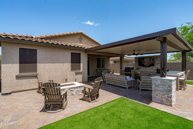 17569 W SUMMIT Drive, Goodyear, AZ 85338