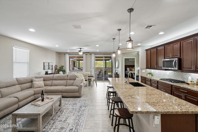 17569 W SUMMIT Drive, Goodyear, AZ 85338