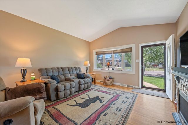 7425 WILLSHIRE BLVD, Cheyenne, WY 82009